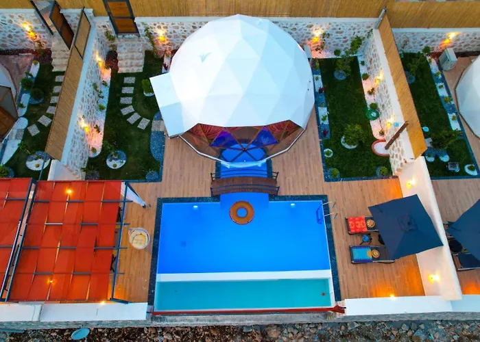 Kalkan Dome & Deluxe *