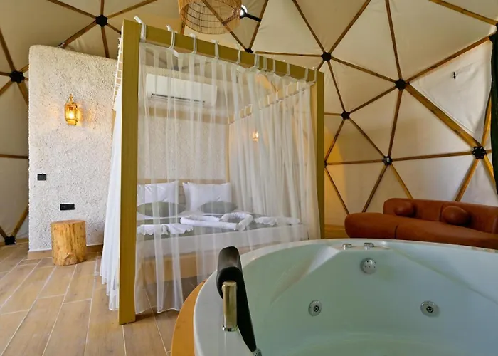 Kalkan Dome & Deluxe *